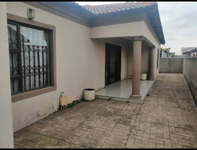 4 BEDROOM HOUSE FOR SALE IN WINDMILL PARK